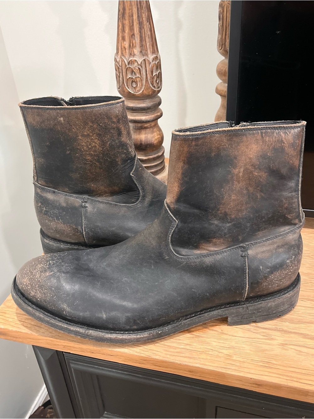FRYE Men’s Engineer Boots Size 13d  Black/Brown Distressed Leather Side Zip